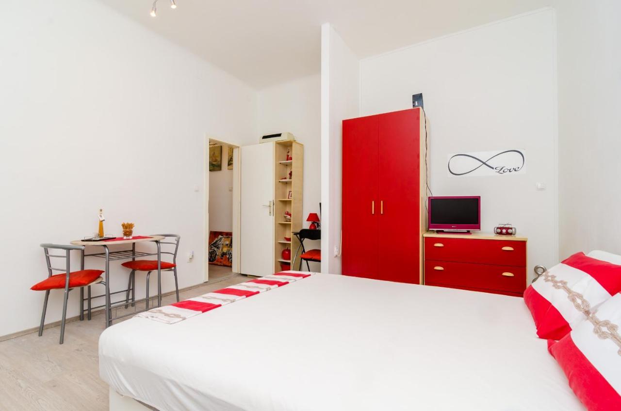 Apartment Caceris ดูบรอฟนิก ภายนอก รูปภาพ