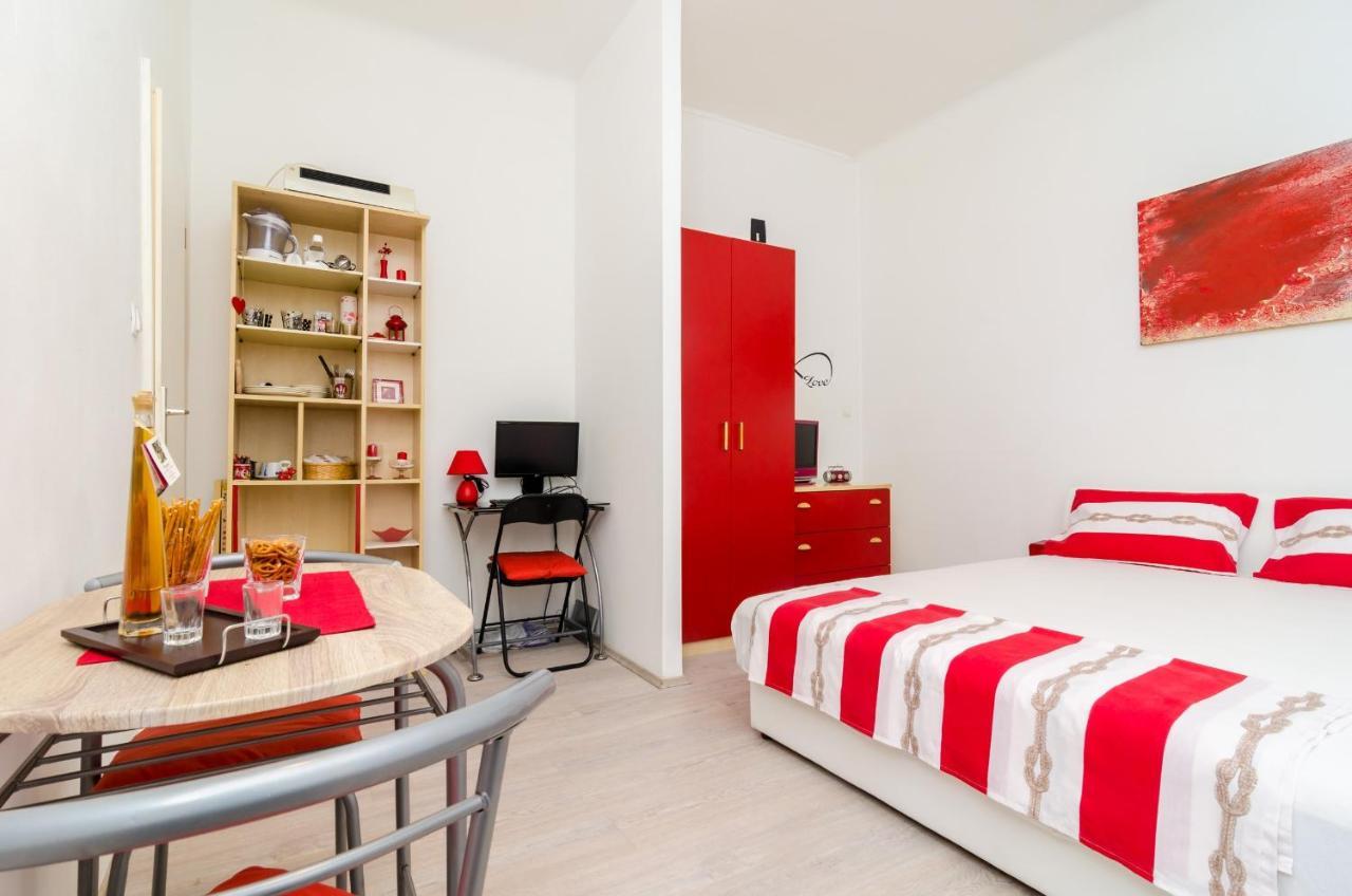 Apartment Caceris ดูบรอฟนิก ภายนอก รูปภาพ