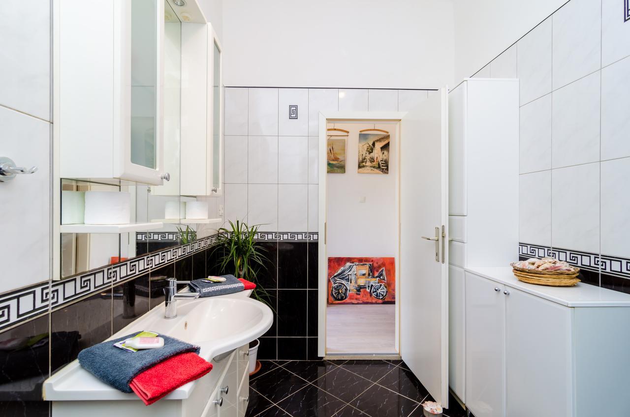 Apartment Caceris ดูบรอฟนิก ภายนอก รูปภาพ